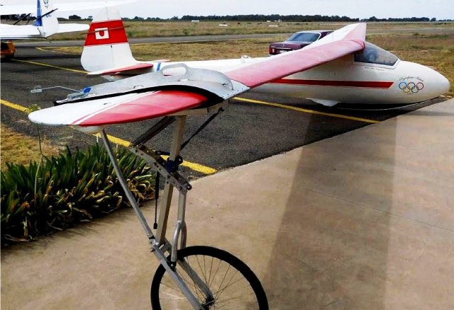 自作グライダー　athlete 自作グライダー athlete 自作グライダー athlete OK模型 PILOT